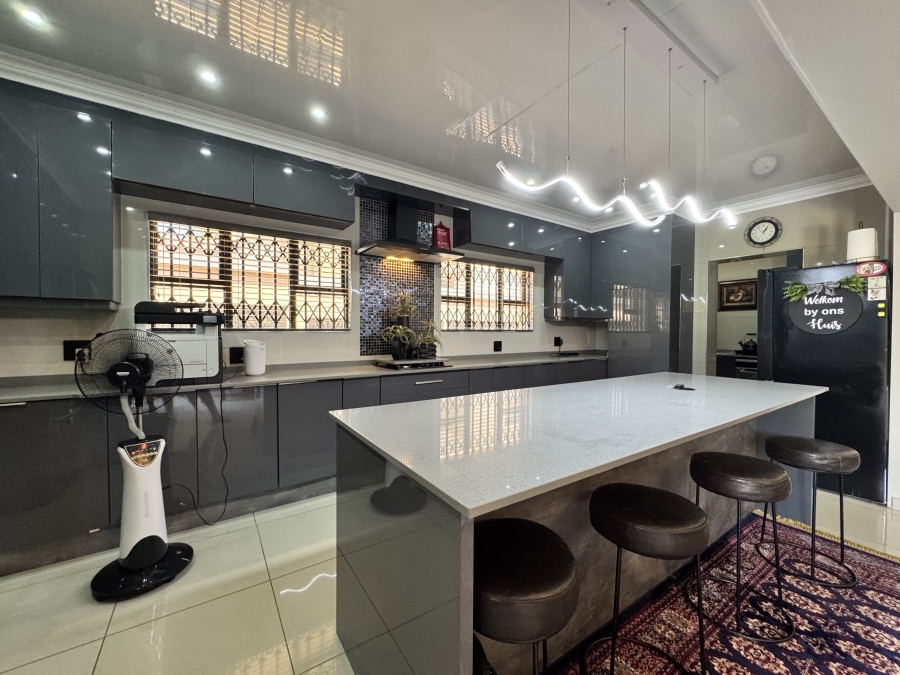 4 Bedroom Property for Sale in Wilkoppies North West